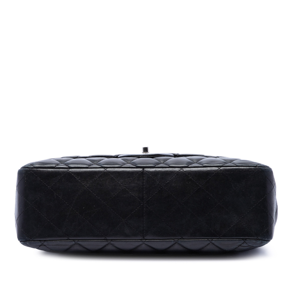 Pre-Loved Chanel Jumbo Classic Lambskin Single Flap - Picture 3 of 6